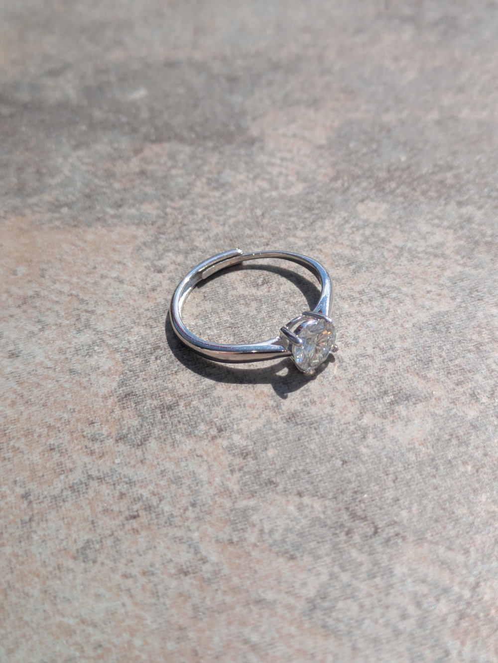 VVS1 Moissanite Stud Ring